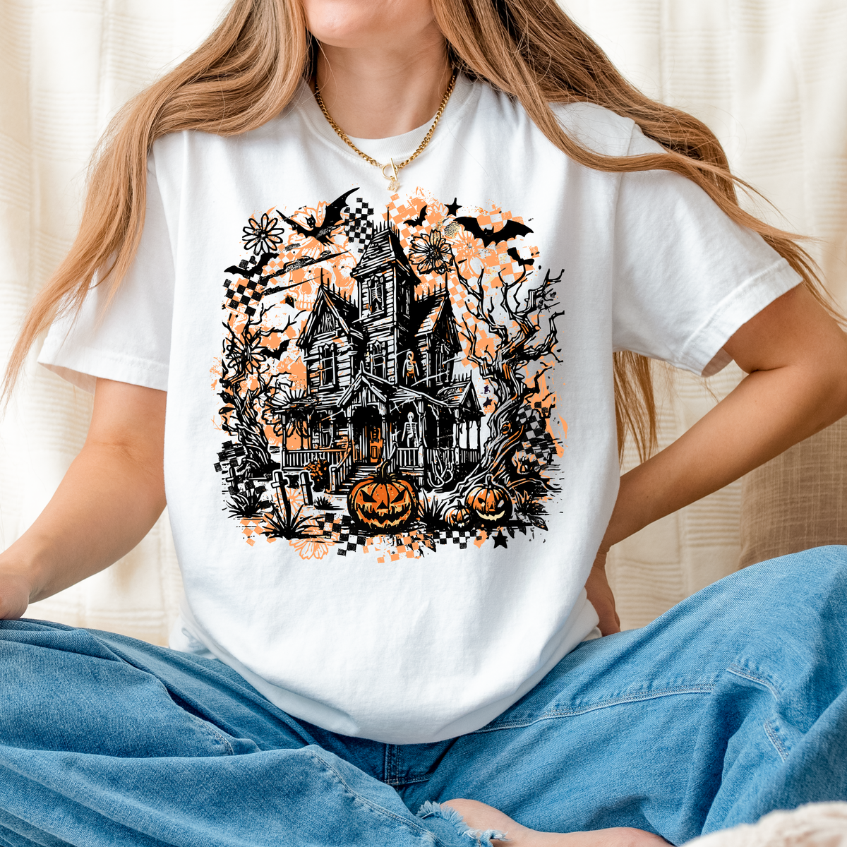 Vintage Haunted House Halloween Tee | Spooky Fall Graphic Shirt | Unisex Oversized Autumn T-Shirt