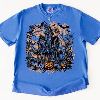 Vintage Haunted House Halloween Tee | Spooky Fall Graphic Shirt | Unisex Oversized Autumn T-Shirt